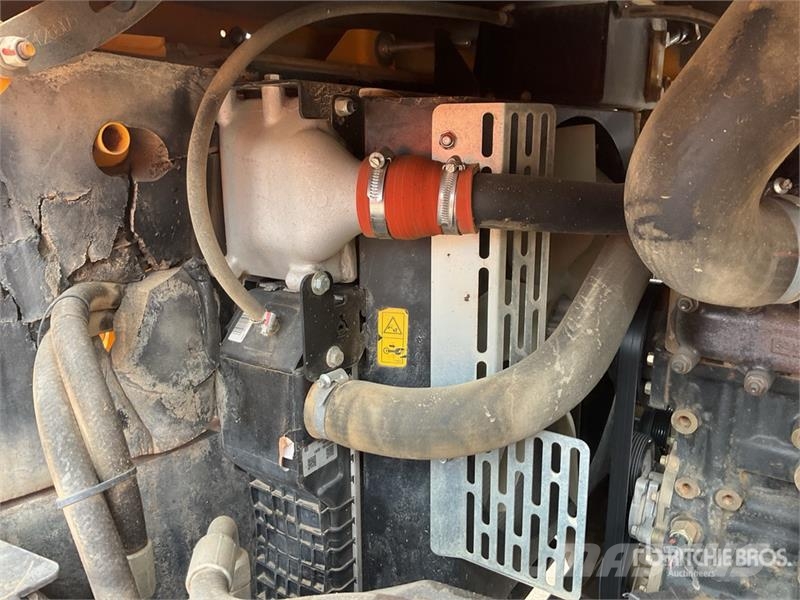 Mecalac TA6 6 ton 4x4 Dumper Stavebné sklápače