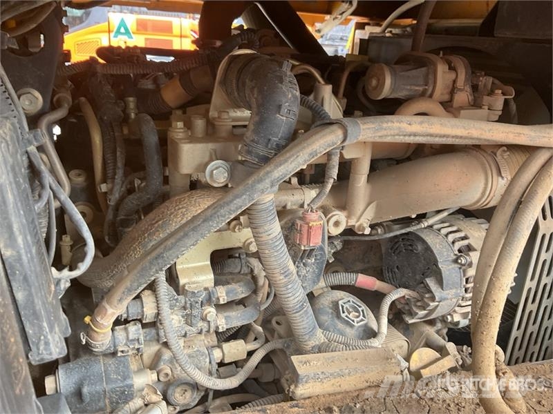 Mecalac TA6 6 ton 4x4 Dumper Stavebné sklápače