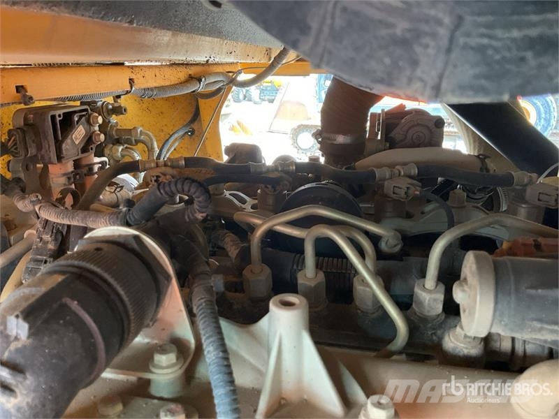 Mecalac TA6 6 ton 4x4 Dumper Stavebné sklápače