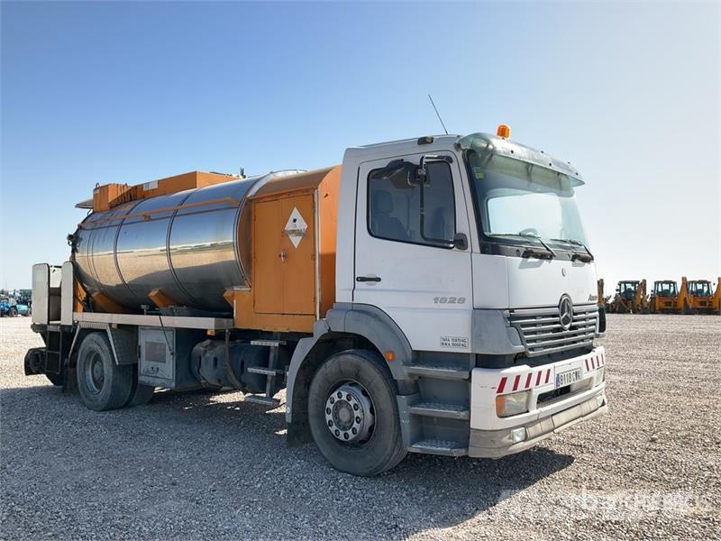 Mercedes-Benz 1828 4x2 Asphalt Distributor Truck Tartályos teherautók