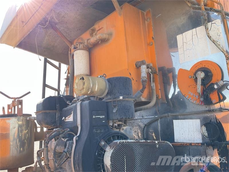 Mercedes-Benz 1828 4x2 Asphalt Distributor Truck Tartályos teherautók