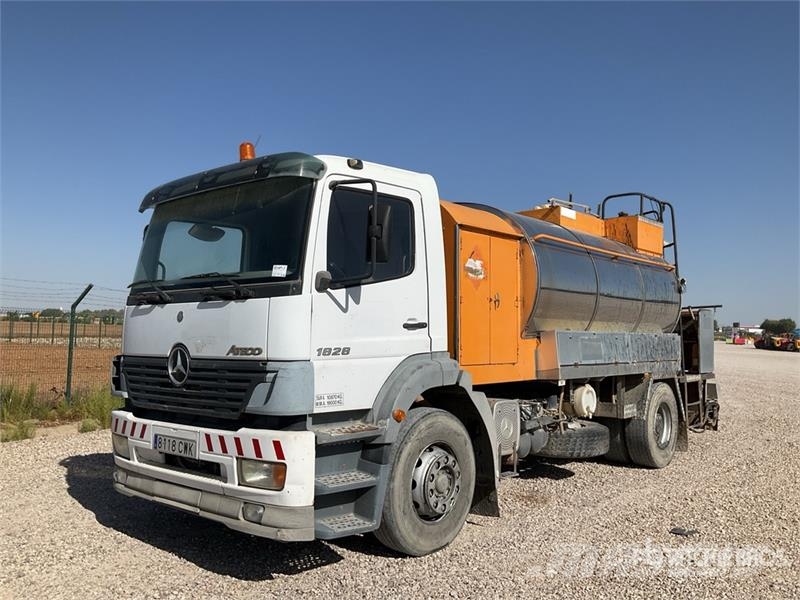 Mercedes-Benz 1828 4x2 Asphalt Distributor Truck Tartályos teherautók