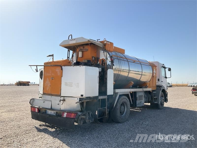 Mercedes-Benz 1828 4x2 Asphalt Distributor Truck Tartályos teherautók