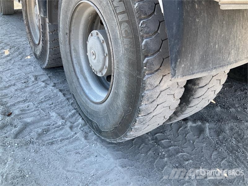 Mercedes-Benz 1835 6x4 Sleeper Camion Benne T/A Dump Truck Самосвал