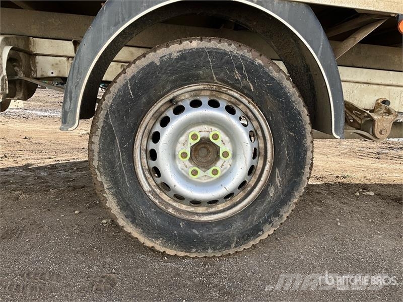 Mercedes-Benz 4x2 Flatbed Truck Flatbed / Dropside trucks