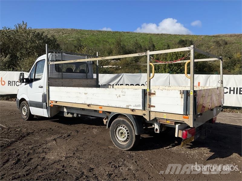 Mercedes-Benz 4x2 Flatbed Truck Flatbed / Dropside trucks