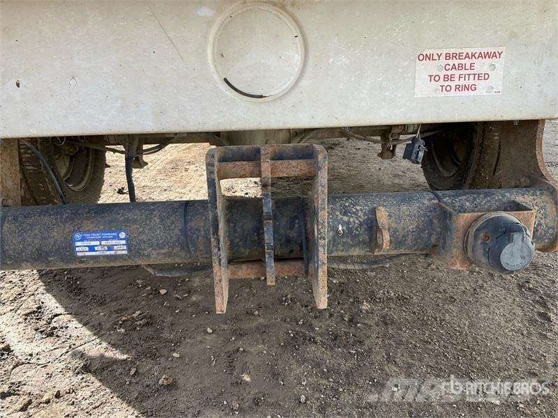 Mercedes-Benz 4x2 Flatbed Truck Flatbed / Dropside trucks