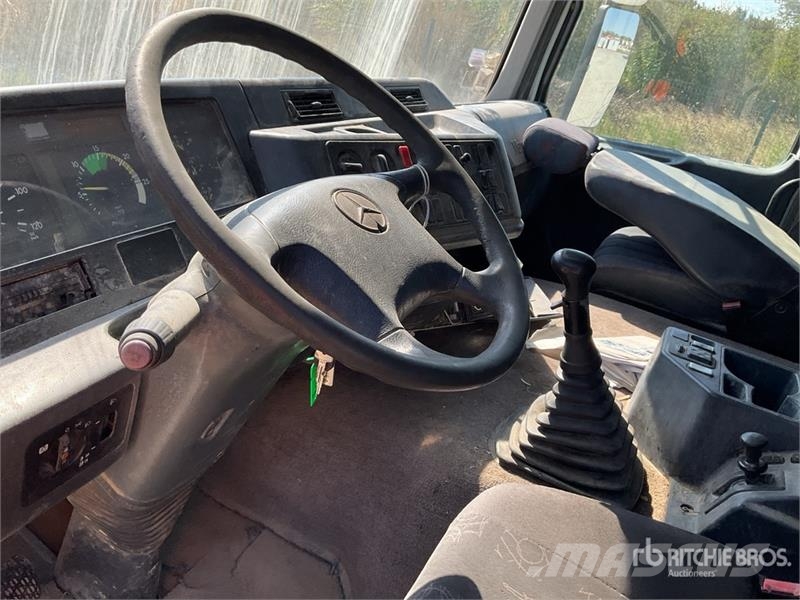 Mercedes-Benz 6x4 Sleeper Camion Benne T/A Dump Truck Kipper