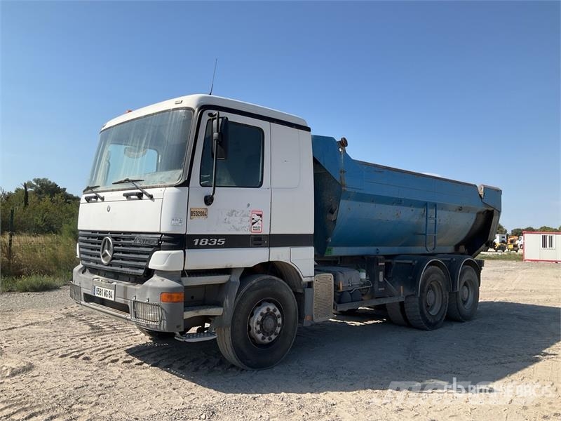 Mercedes-Benz 6x4 Sleeper Camion Benne T/A Dump Truck Kipper