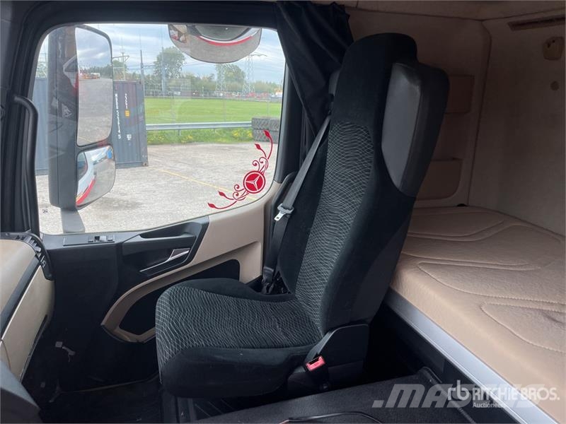 Mercedes-Benz ACTROS 1843 4x2 S/A Sleeper Truck Tractor (Inopera Trekkers