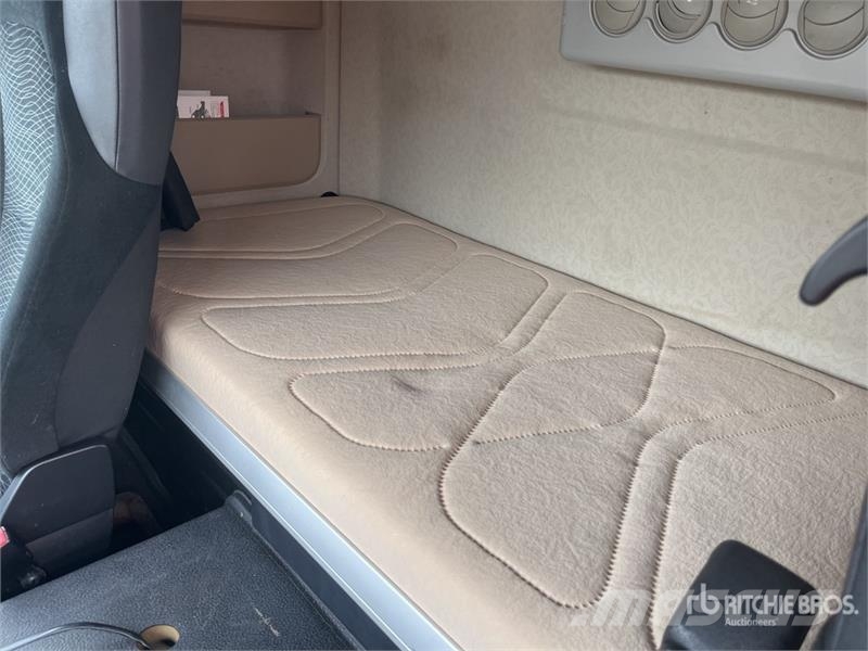 Mercedes-Benz ACTROS 1843 4x2 S/A Sleeper Truck Tractor (Inopera Trekkers