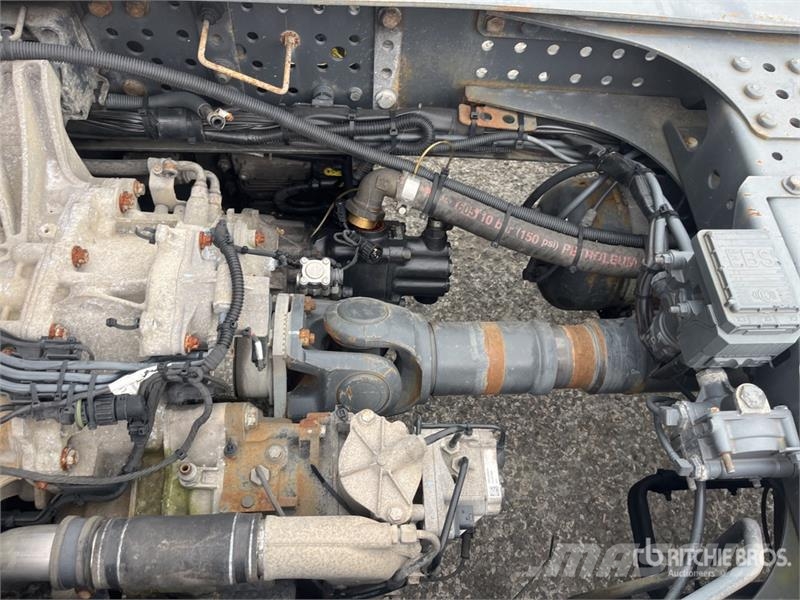Mercedes-Benz ACTROS 1843 4x2 S/A Sleeper Truck Tractor (Inopera Trekkers