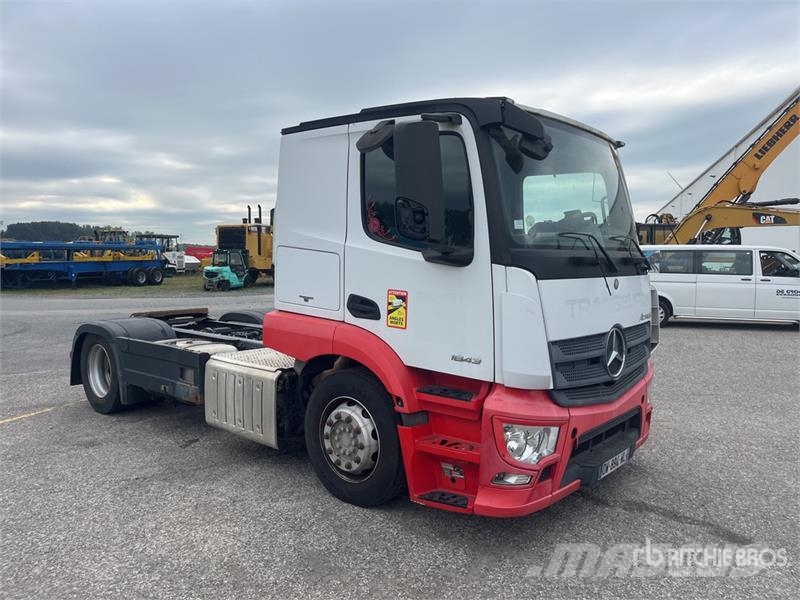Mercedes-Benz ACTROS 1843 4x2 S/A Sleeper Truck Tractor (Inopera Trekkers