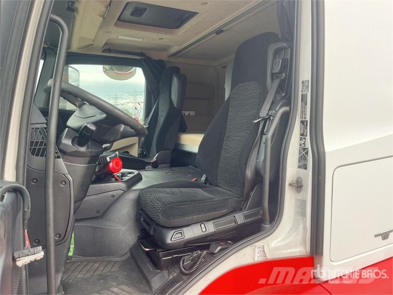 Mercedes-Benz ACTROS 1843 4x2 S/A Sleeper Truck Tractor (Inopera Trekkers