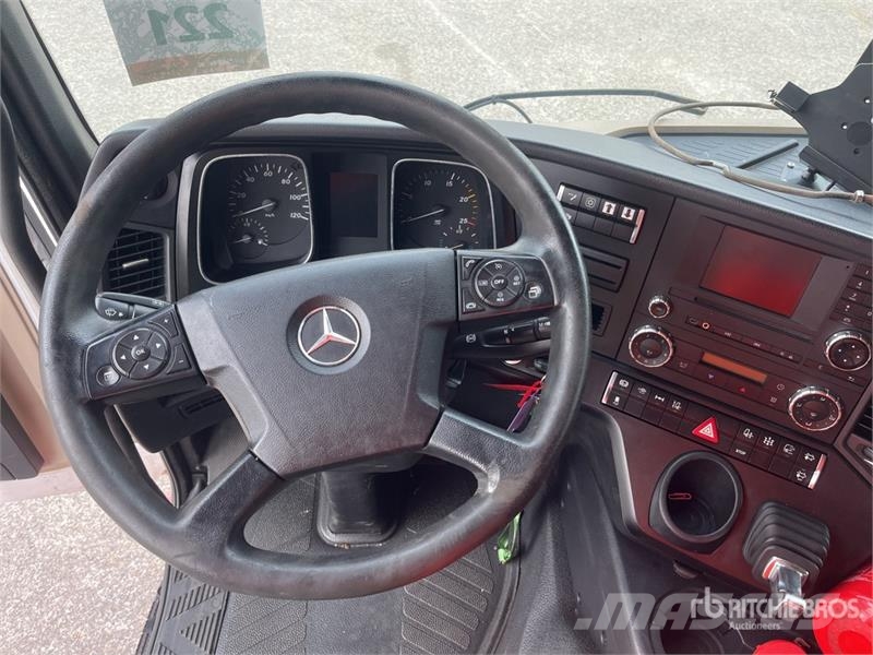 Mercedes-Benz ACTROS 1843 4x2 S/A Sleeper Truck Tractor (Inopera Trekkers