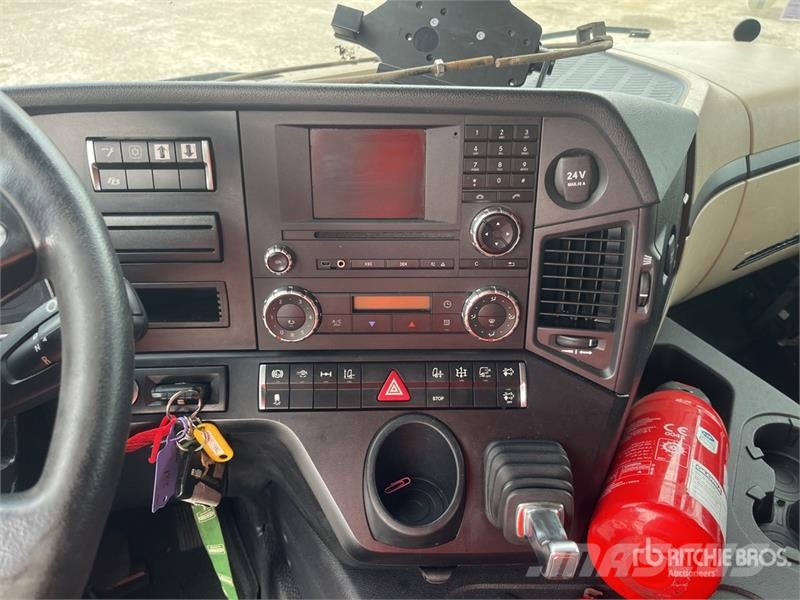 Mercedes-Benz ACTROS 1843 4x2 S/A Sleeper Truck Tractor (Inopera Trekkers
