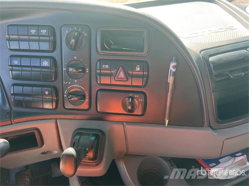 Mercedes-Benz ACTROS 3336 덤프 트럭
