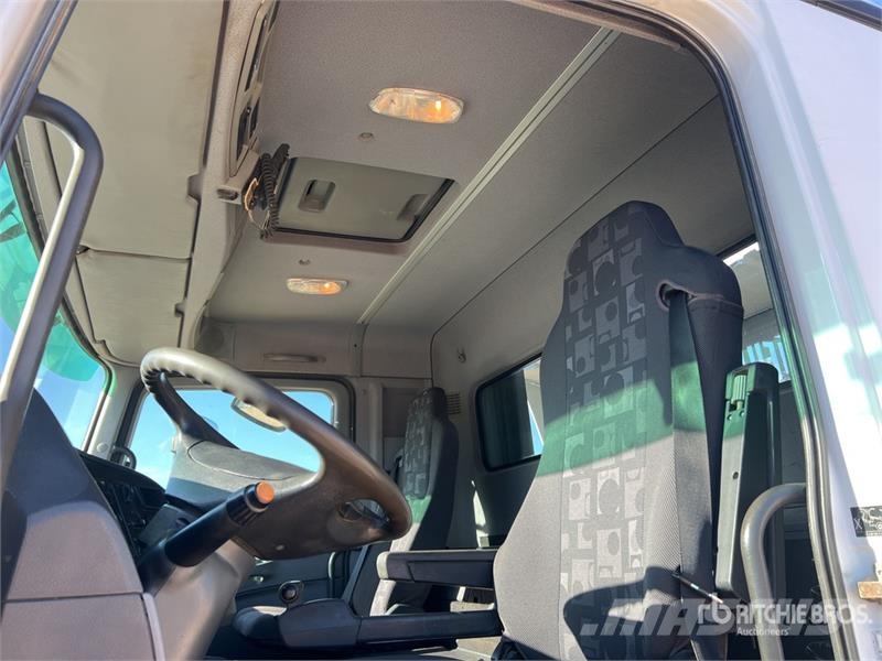 Mercedes-Benz ACTROS 3336 덤프 트럭