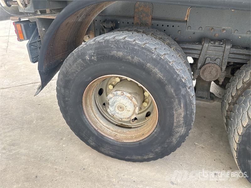 Mercedes-Benz Actros 3236 8x4 Camion Bi Benne Tri/A Dump Truck 덤프 트럭