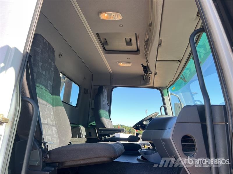 Mercedes-Benz ACTROS 3336 덤프 트럭