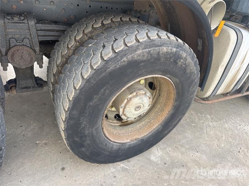 Mercedes-Benz Actros 3236 8x4 Camion Bi Benne Tri/A Dump Truck 덤프 트럭
