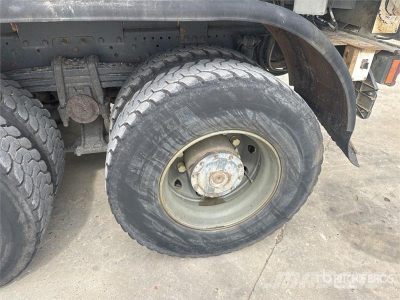 Mercedes-Benz Actros 3236 8x4 Camion Bi Benne Tri/A Dump Truck 덤프 트럭