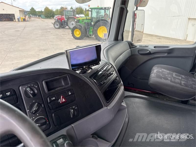 Mercedes-Benz Actros 4141 8x4 Camion Benne Tri/A Dump Truck Pašizgāzējs