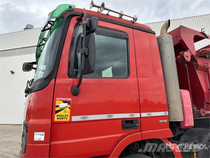 Mercedes-Benz Actros 4141 8x4 Camion Benne Tri/A Dump Truck Pašizgāzējs