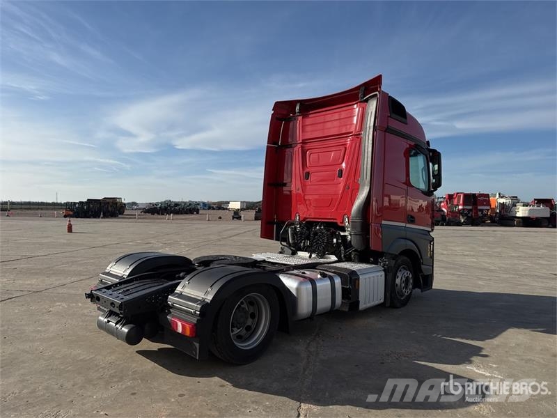 Mercedes-Benz Actros L 1842 4x2 S/A Sleeper Truck Tractor Nyergesvontatók