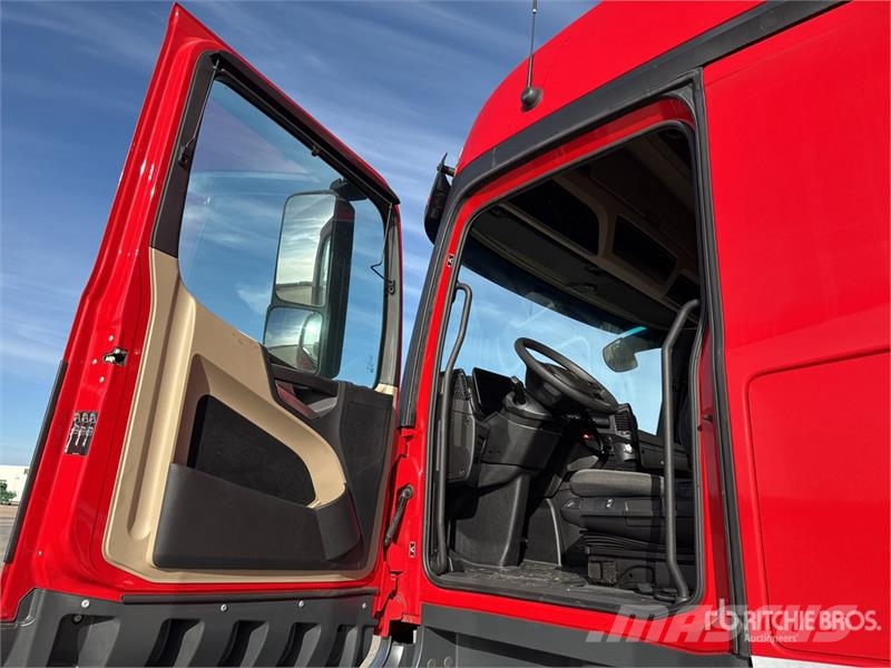 Mercedes-Benz Actros L 1842 4x2 S/A Sleeper Truck Tractor Nyergesvontatók