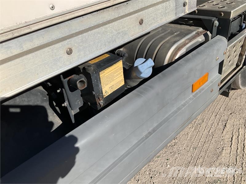 Mercedes-Benz Atego 4x2 Camion Fourgon Crew Cab Van Truck Tovornjaki zabojniki