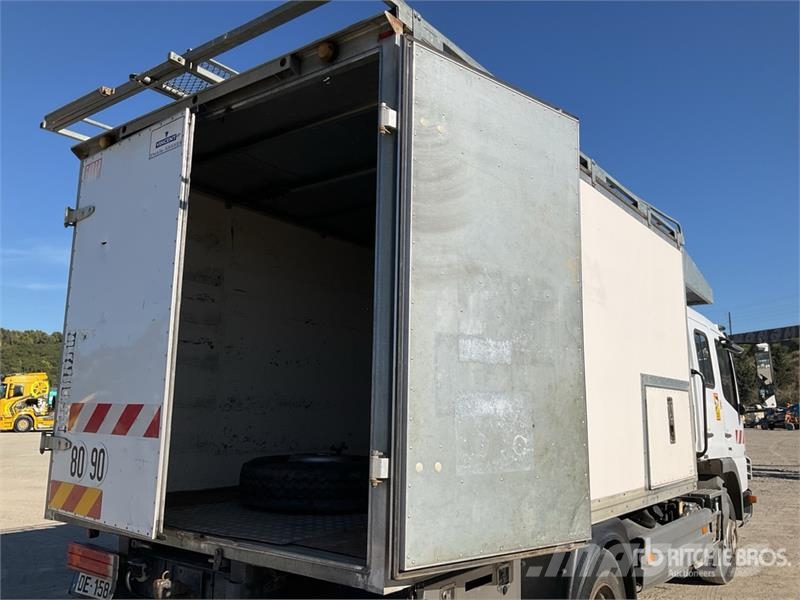 Mercedes-Benz Atego 4x2 Camion Fourgon Crew Cab Van Truck Tovornjaki zabojniki