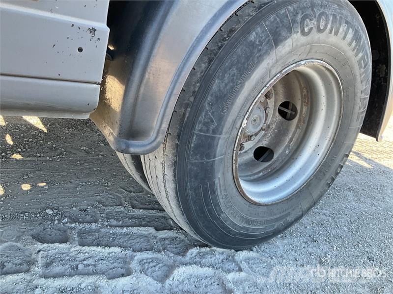 Mercedes-Benz Atego 4x2 Camion Fourgon Crew Cab Van Truck Tovornjaki zabojniki