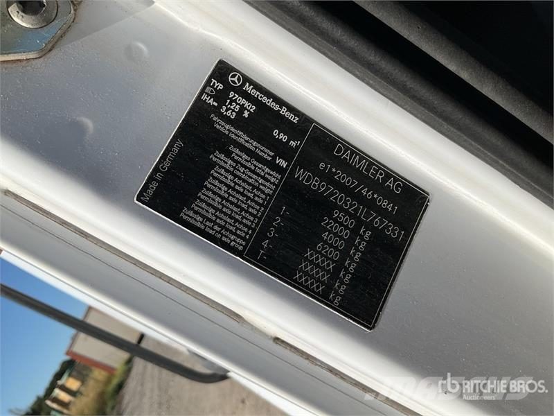 Mercedes-Benz Atego 4x2 Camion Fourgon Crew Cab Van Truck Tovornjaki zabojniki