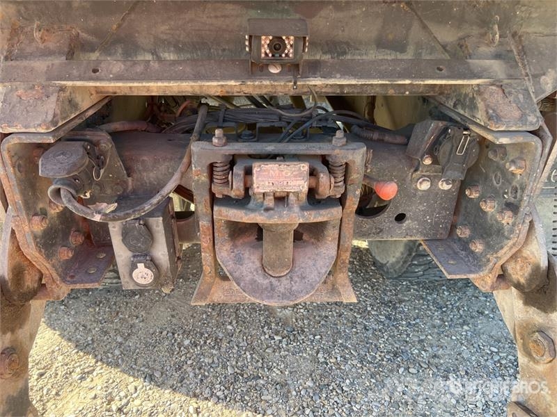Mercedes-Benz AXOR 1828 4x2 Camion Bibenne remorquant S/A Dump T Bañeras basculantes usadas