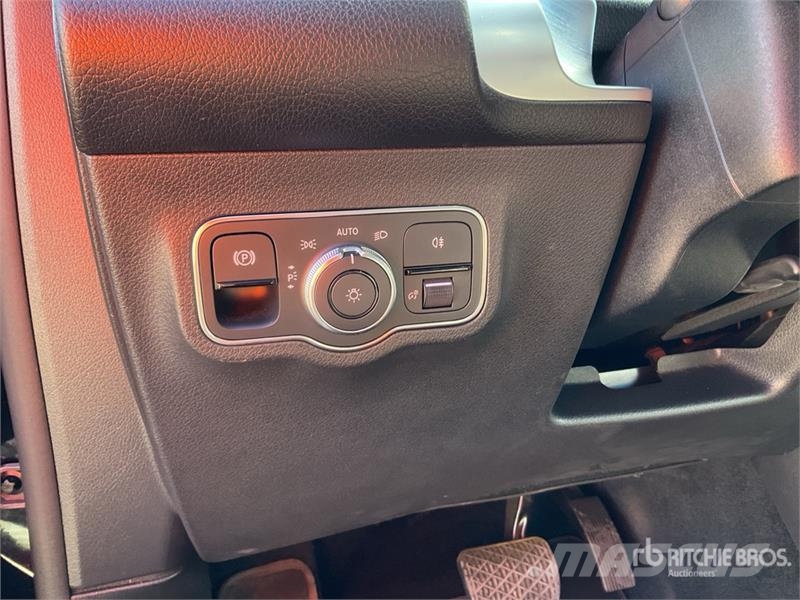 Mercedes-Benz EQB 2WD Electric SUV Voiture