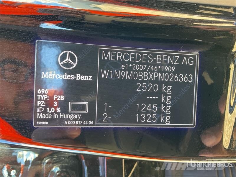 Mercedes-Benz EQB 2WD Electric SUV Voiture