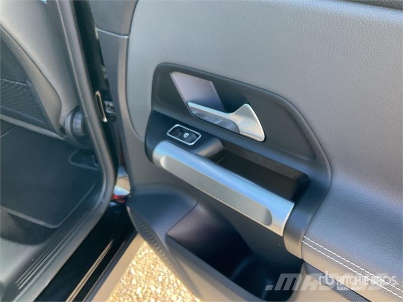 Mercedes-Benz EQB 2WD Electric SUV Voiture