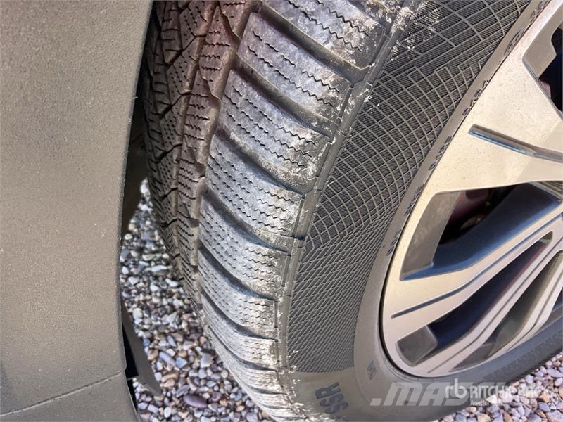 Mercedes-Benz EQB 2WD Electric SUV Voiture