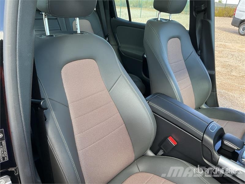 Mercedes-Benz EQB 2WD Electric SUV Voiture