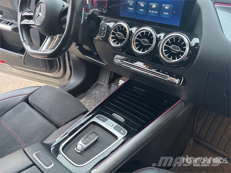 Mercedes-Benz Gla 200d SUV Automobile Coches
