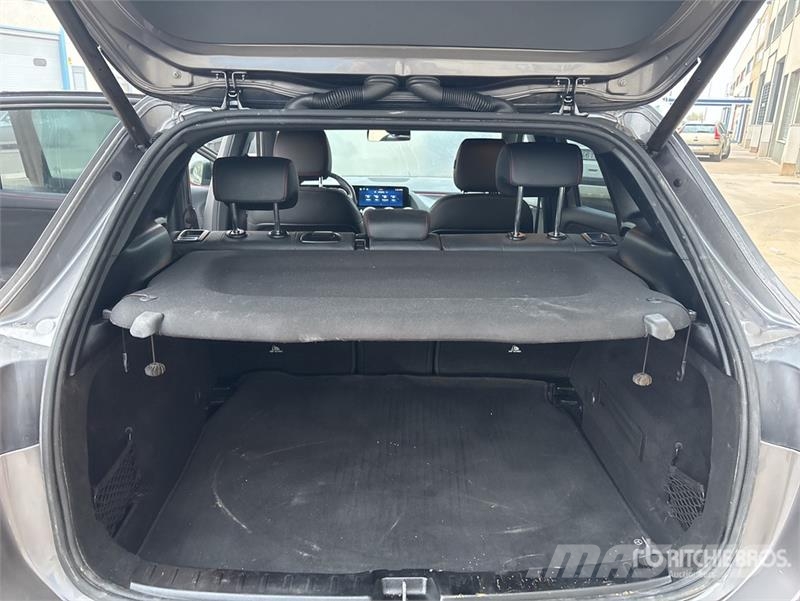 Mercedes-Benz Gla 200d SUV Automobile Coches