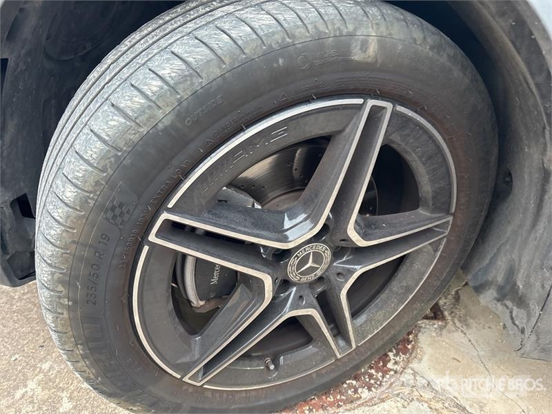 Mercedes-Benz Gla 200d SUV Automobile Coches