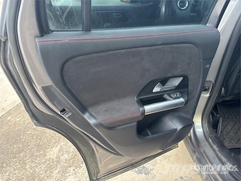 Mercedes-Benz Gla 200d SUV Automobile Coches