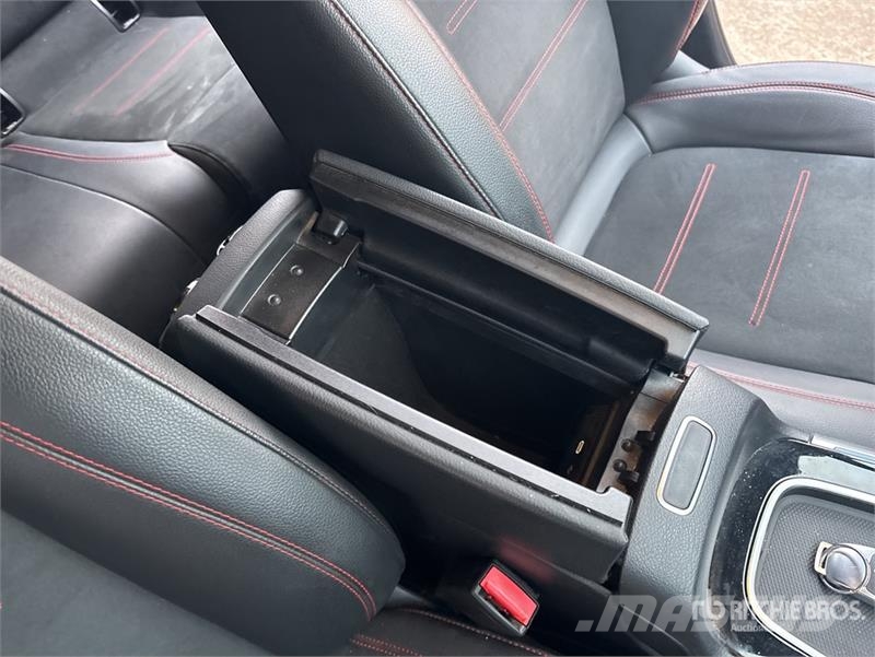 Mercedes-Benz Gla 200d SUV Automobile Coches