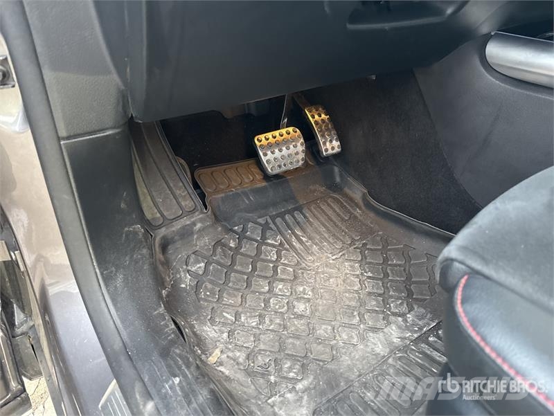 Mercedes-Benz Gla 200d SUV Automobile Coches