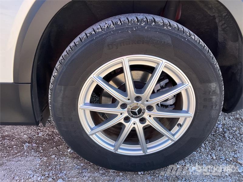 Mercedes-Benz GLB 180D 2WD SUV Kistehergépjárművek