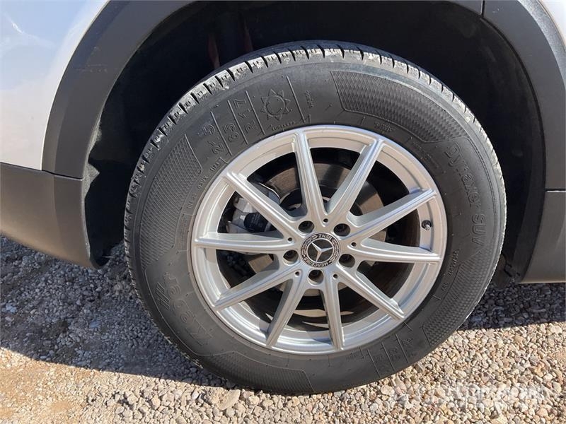 Mercedes-Benz GLB 180D 2WD SUV Kistehergépjárművek