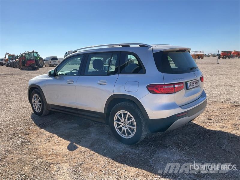 Mercedes-Benz GLB 180D 2WD SUV Kistehergépjárművek