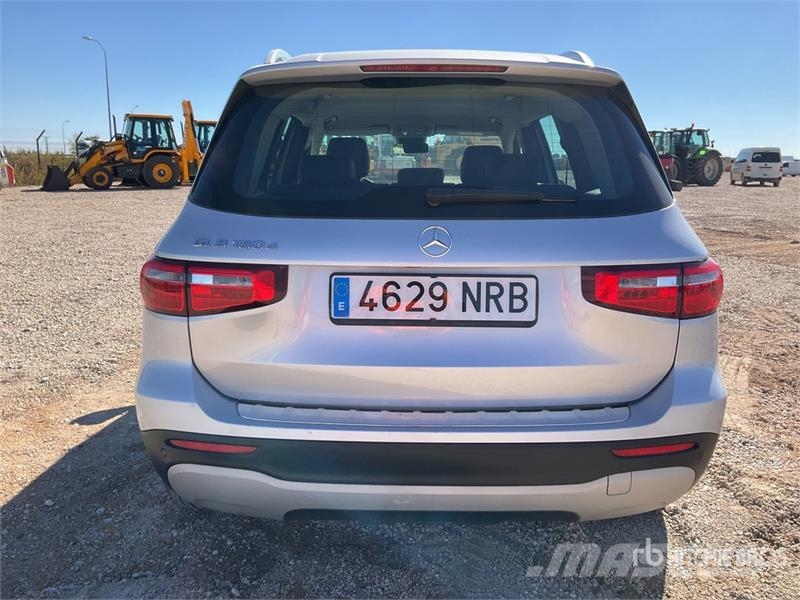 Mercedes-Benz GLB 180D 2WD SUV Kistehergépjárművek